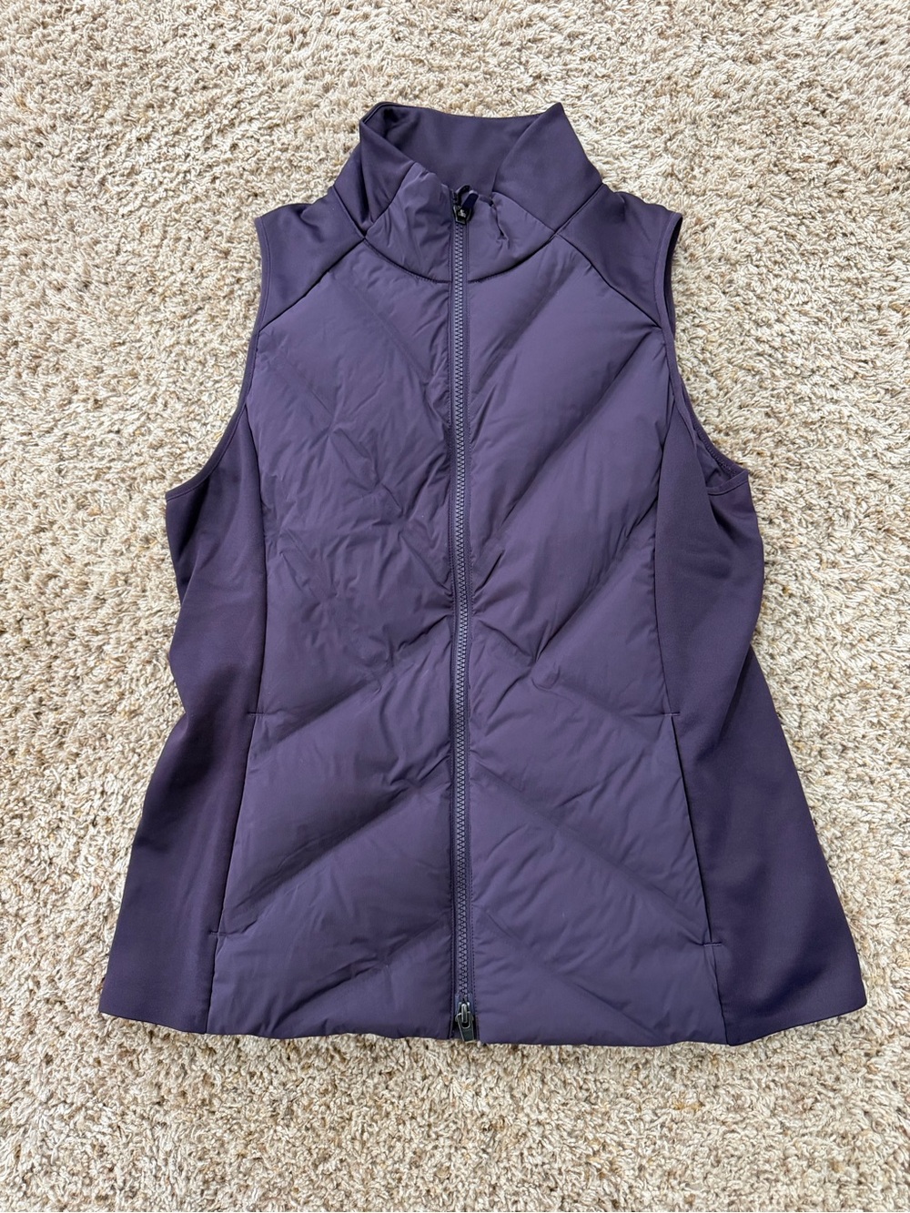 Athleta Inlet Quilted Vest - M. Dark Plum.